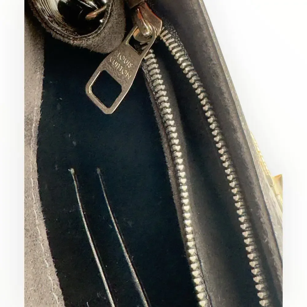 Louise MM Epi Electric Black Patent Leather Crossbody Clutch clean